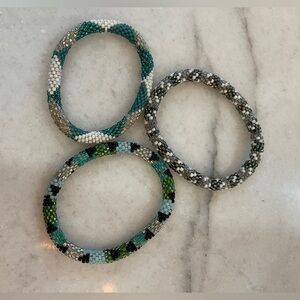 😍 Lily & Laura Himalayan Glass Bead Bracelets (LOT)